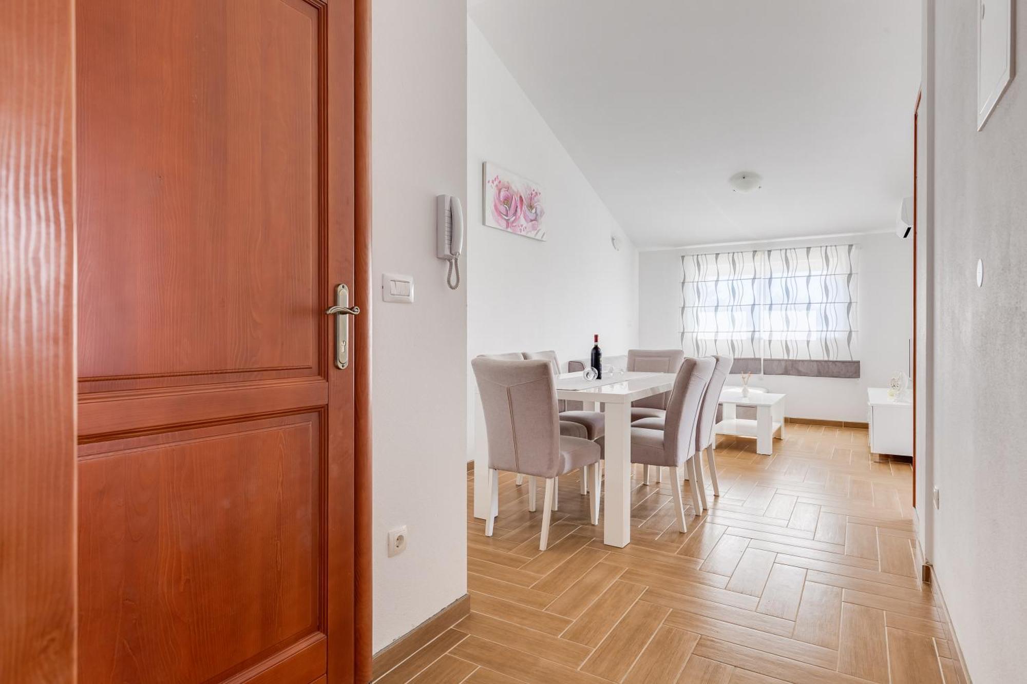 Apartmani Pocrnic Pakoštane Exteriér fotografie
