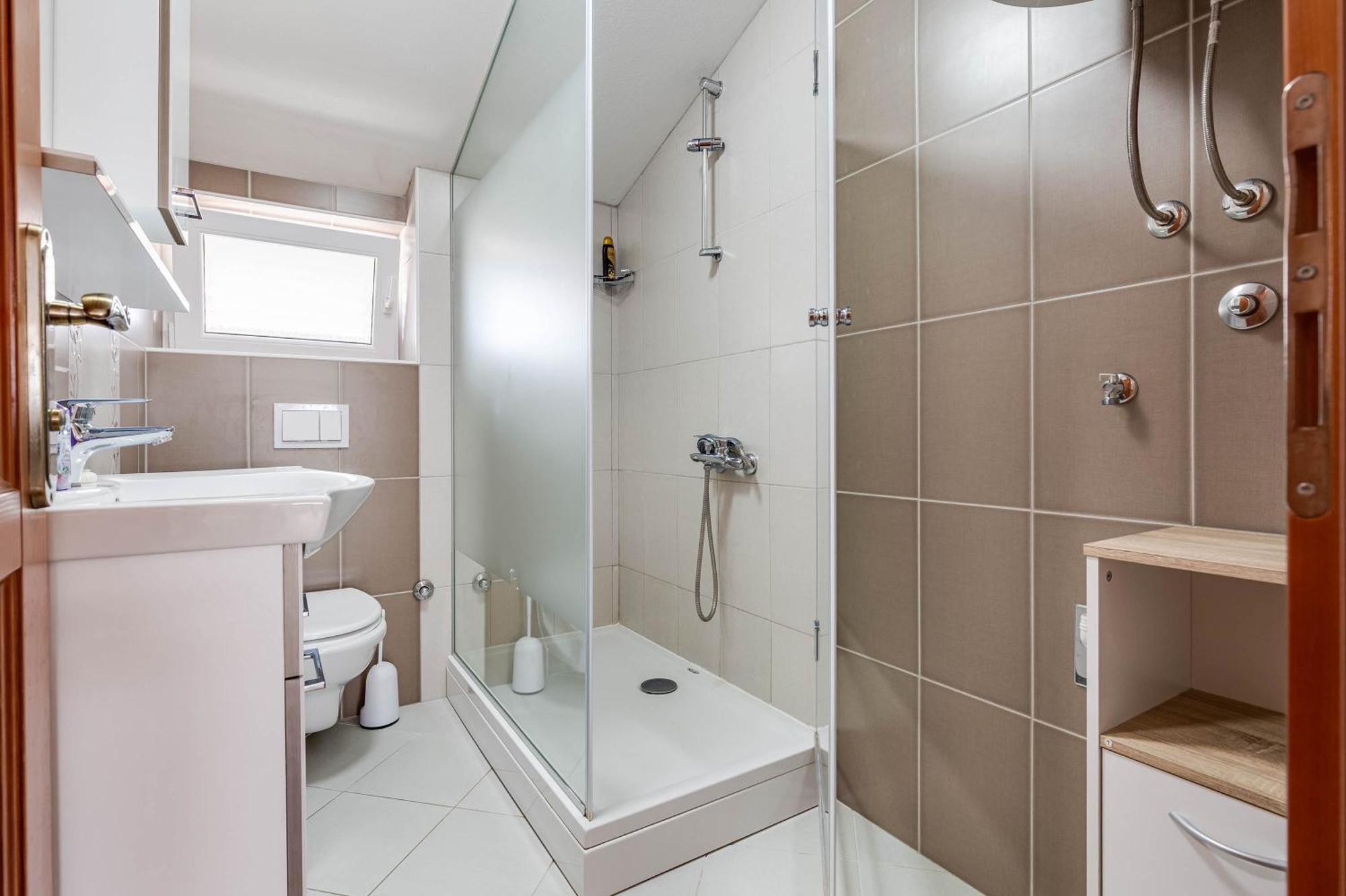Apartmani Pocrnic Pakoštane Exteriér fotografie
