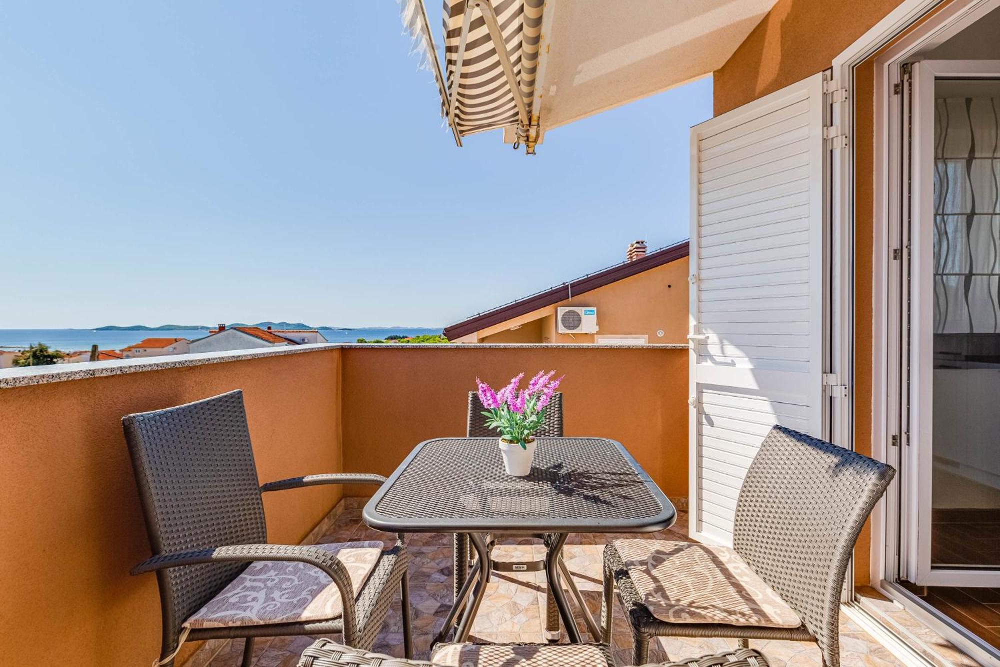 Apartmani Pocrnic Pakoštane Exteriér fotografie