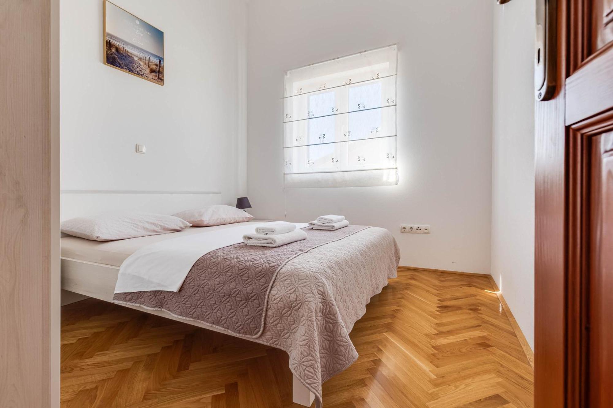 Apartmani Pocrnic Pakoštane Exteriér fotografie