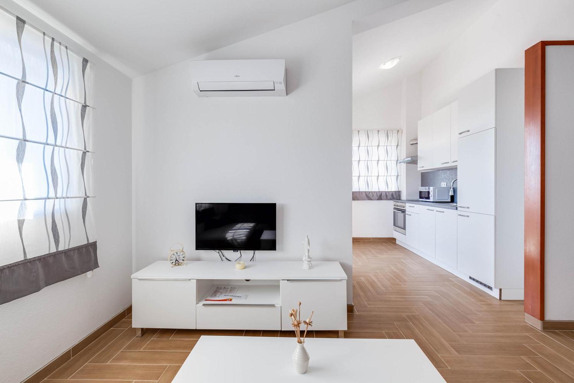 Apartmani Pocrnic Pakoštane Exteriér fotografie