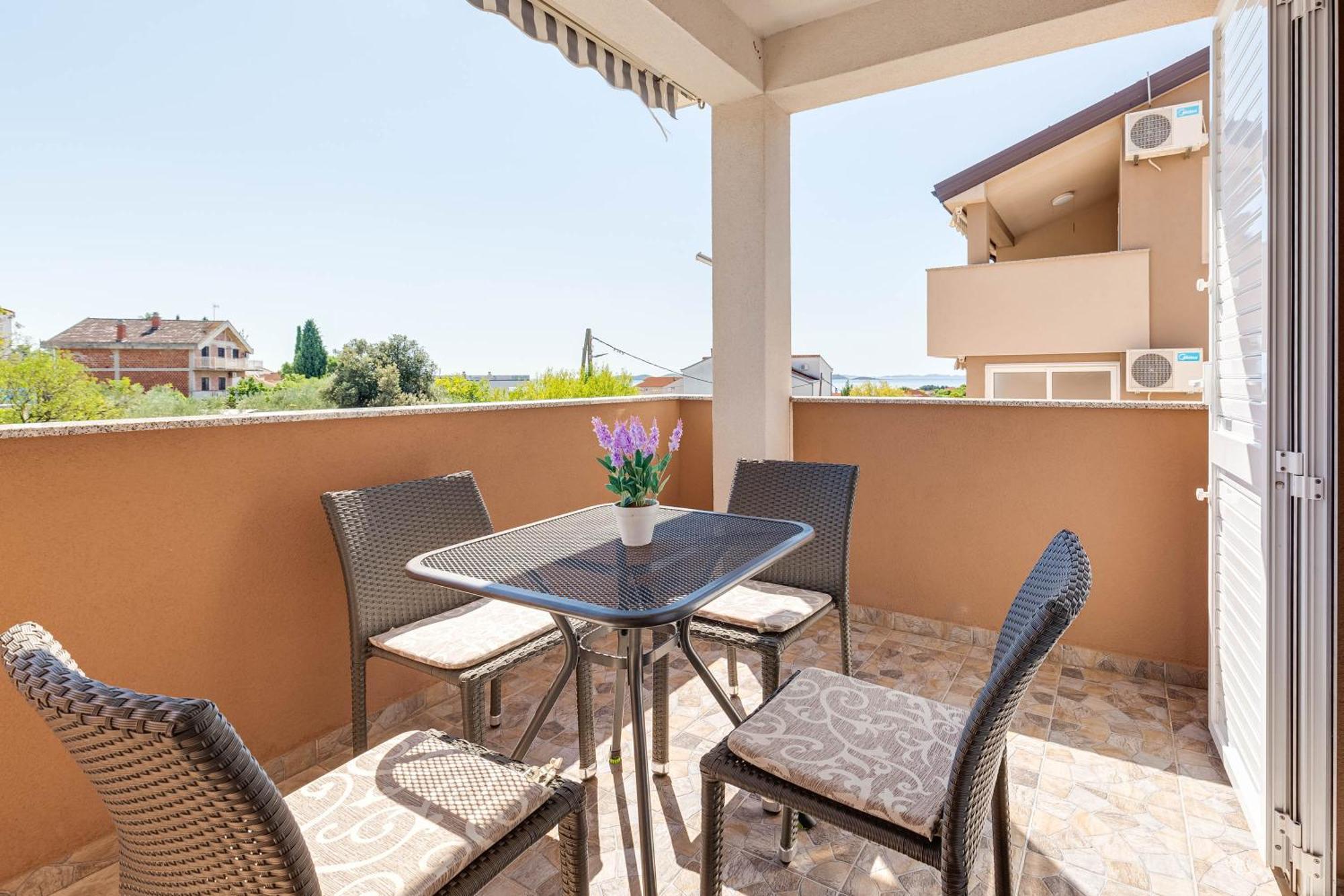 Apartmani Pocrnic Pakoštane Exteriér fotografie