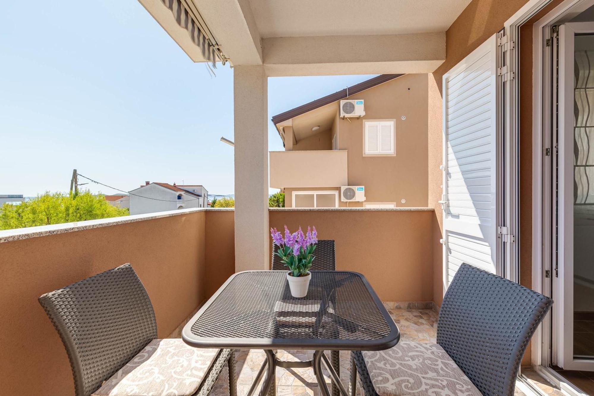 Apartmani Pocrnic Pakoštane Exteriér fotografie